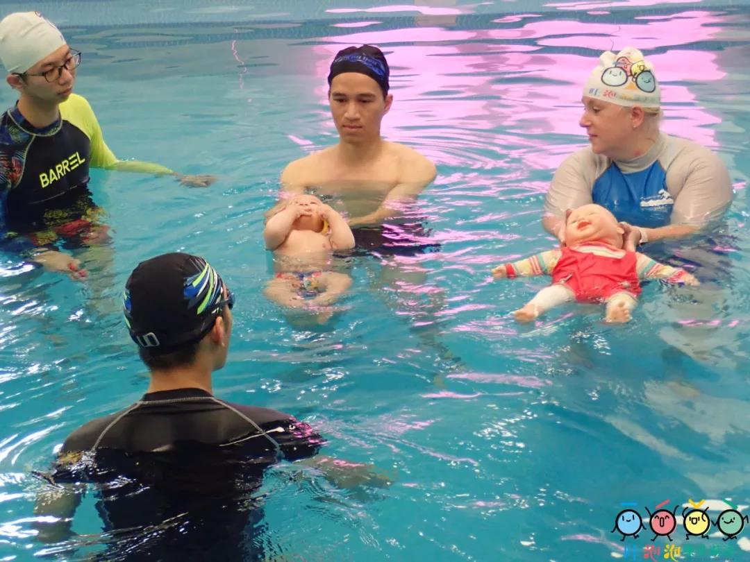 吐泡泡亲子游泳体验课-童游-亲子童游看世界·总有更好的亲子游